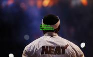 lol外围官网:NBA季后赛激战正酣 东西部豪强展开激烈角逐